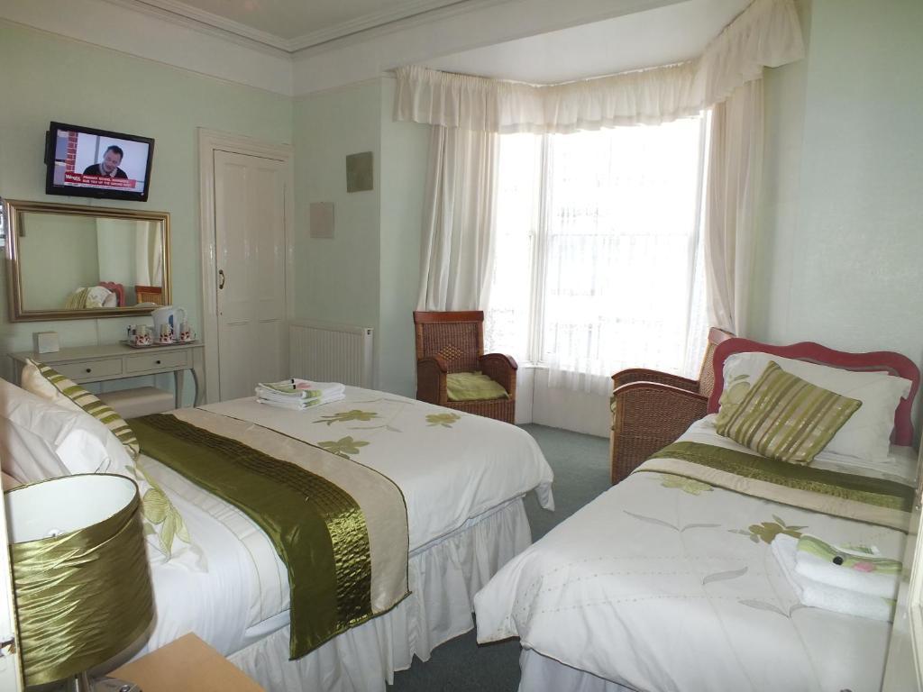 Taormina Guest House Tenby Szoba fotó