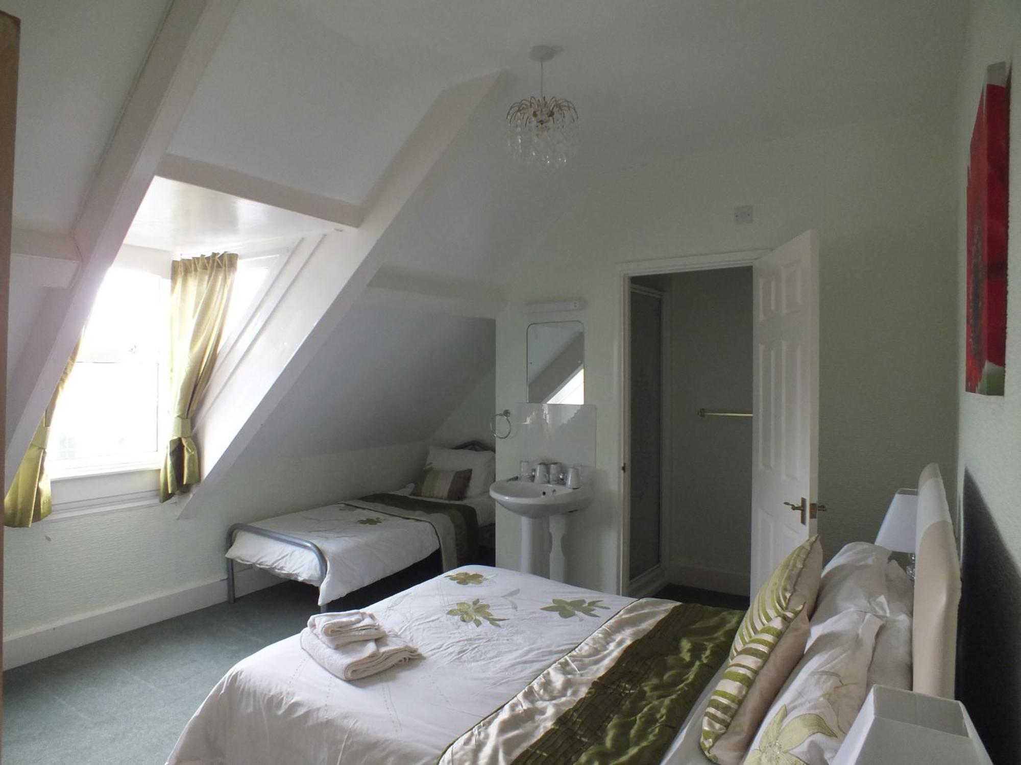Taormina Guest House Tenby Kültér fotó